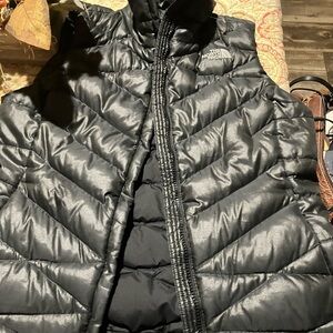 Women’s like new North face black Vest